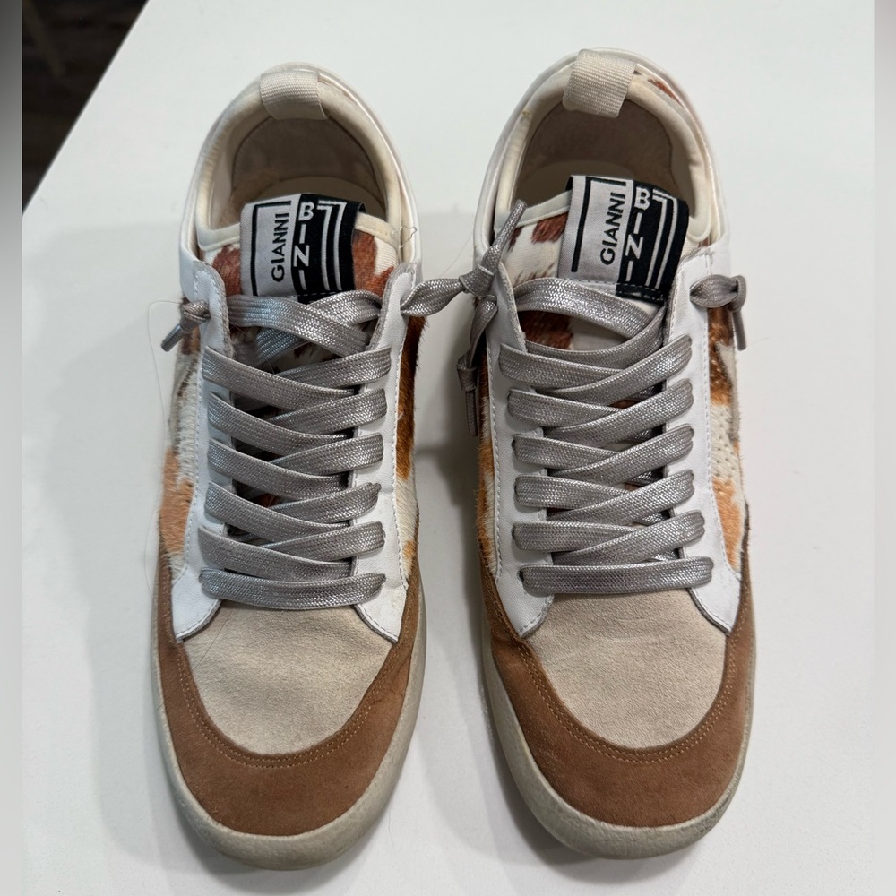 Gianni Bini Women's Tan and Cream Sneakers